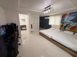 Gyeongju la Siesta Private BBQ, Disney&Netflix - 1