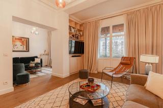 Le Mogador neo-Norman house Golden triangle - 5