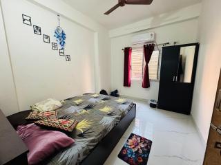 Cozy Peaceful 2BHK Stay Near City Essentials - 3