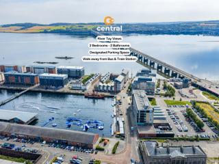 River Tay Views by CENTRAL SERVICED APARTMENTS - City Quay - 2 Bedrooms - En-Suite Bathroom - Dedicated Parking Space - Fully Equipped - Walk Away From Dundee Bus & Train Station - Close to City Centre with River Views and Balcony - 0