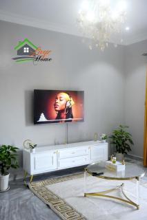 Chic Urban Retreat Near Kololo and major malls - 9