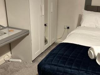 Spacious Luxurious Serviced Accommodation 5 - 7