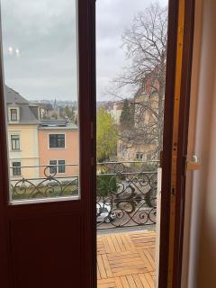 Helle, ruhige Wohnung in Dresden mit sehr guter Anbindung und Balkon - 1