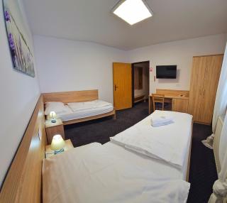 MOTOREST-PENSION U HRACHŮ,s.r.o. - 7