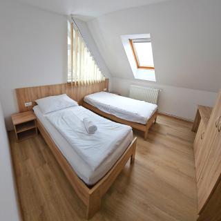 MOTOREST-PENSION U HRACHŮ,s.r.o. - 1