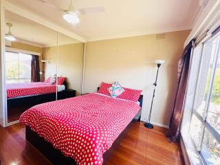 Cozy, quiet private room in Lalor - 0