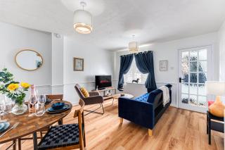 Spacious Bedford House Sleeps 5 Superfast WiFi Free Parking - 8