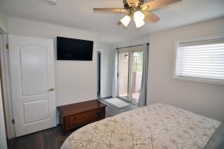 Spacious Condo - 1GB Wi-Fi, Netflix, Amazon Prime - 8