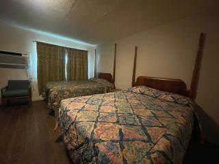 Oak Motel Modesto CA - 1