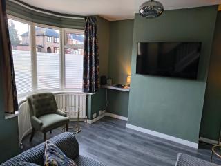 Parkdale-Ideal for Birmingham Airport, International Train Station-Resorts World, BHX, NEC ,JLR & HS2 sites, Self check in, - 6