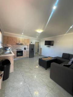 Eighth Avenue Self Catering Accommodation - 1