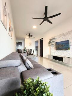 Simfoni Hi Floor Modern 3BR with Wi-Fi & Netflix - 9