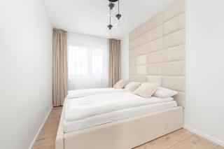 Luxury Sky Jagodno Apartment with Jacuzzi Parking & Terrace by Renters Prestige - 8