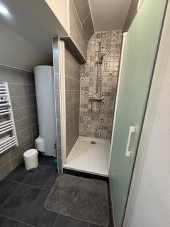 Appartement spacieux et élégant - Laon - 4