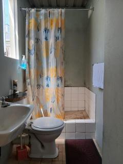 Lisokhanya GuestHouse - 8