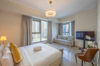 Vacationer I Sparkle T1 2 Bedroom I Marina Views I Steps away from Beach I Gym, Pool, Parking & Wi-Fi - 4