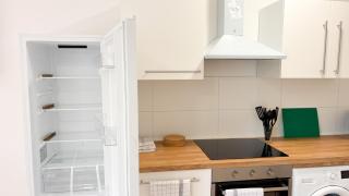 Neue Monteurwohnungen mit Küche, Wifi, Parkplätze, TV, Balkon, Supermarkt in der Nähe - 6