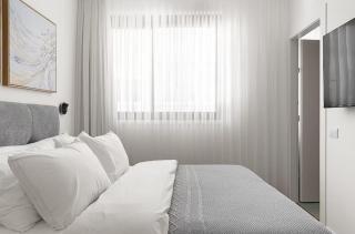 Apartment overlooks the sea from almost every window ! - 2