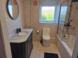 Double room beside tramline - 4