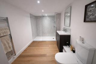 2-Bed - Bridgwater Rd - Stylish, Free Parking - 6