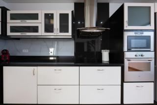 Luxury villa with pool and sea view - 9