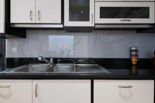 Luxury villa with pool and sea view - 3