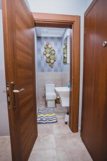 Luxe 1BR at The Veron APT 19, Dzorwulu with Pool, Fast Wi-Fi, Walkable to Highly Rated Cafés, Restaurants, Malls and 8 min to Airport - 1