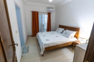 Charme, calme et cour fleurie privative - 5