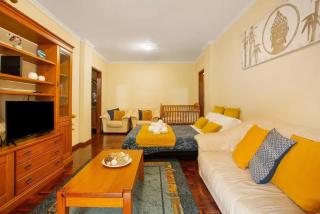 Charming Apartment in Funchal with Balcony and View - 4