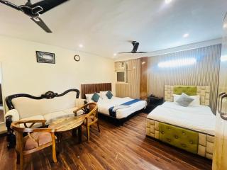 Hotel Lotus Prime Near- Kalka Ji Mandir - 8