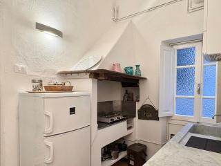 "Marina Apartment" Historic, Restored, Beachfront, rare Private Garage 300 mt far, 200 mt from train, 2nd floor, 2 Aircondo BDR , 2BHT - 5