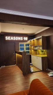 Seasons 98 - Grand-Luxue Flat with Private Bar Unit - 0