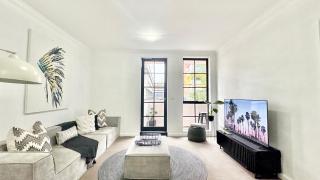 Walk to Chapel St & St Kilda Beach & 2 Car Spaces - 7