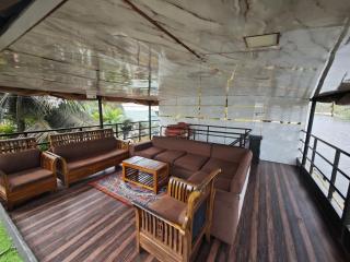 Phoniex houseboat - 5