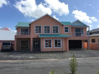 Beautiful 5 Bedroom Home for Families or Groups - 0