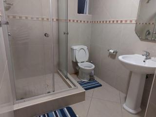 Beautiful 5 Bedroom Home for Families or Groups - 6