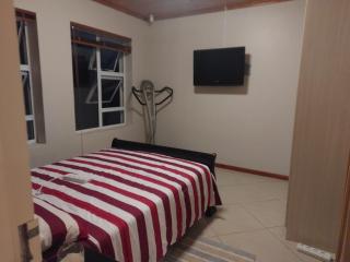 Beautiful 5 Bedroom Home for Families or Groups - Jeffreys Bay - 4