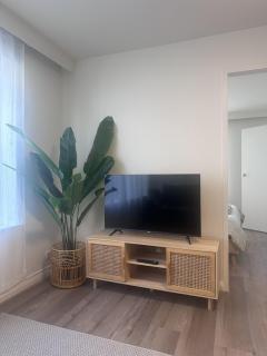 1bd apt next to metro, close to MCG- free parking - 8