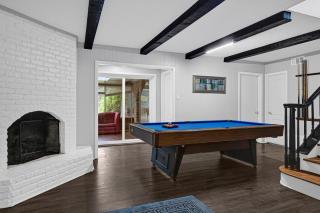 Home for summer with pool, pool table, outdoor kitchen,patio and balcony - 7