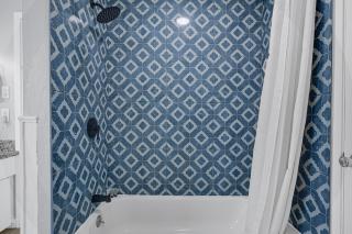 Home for summer with pool, pool table, outdoor kitchen,patio and balcony - 6