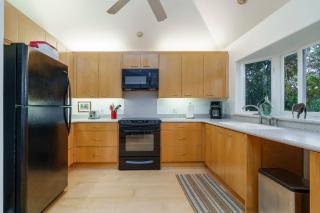 The Little Yellow Cottage in Lanikai Your Perfect Island Getaway! - 4