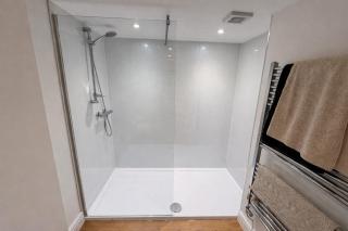 2-Bed - Bridgwater Rd - Long Stays, Free Parking - 3