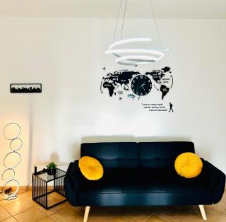 Urban Chic Apartment - 0