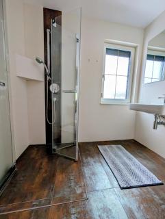 Charmantes Haus - Wintergarten, Pool und Seenähe - 3