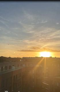 Step Free -Fully Private -Equipped Kitchen- 2 Bed 2 bath Dartford London Flat -Winterland at Bluewater -15 mins Tower of London and London Museum in 50 mins - 7