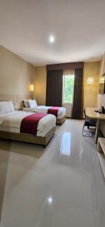 Sunflower Hotel Syariah near Juanda Airport - 7