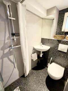 Lovely Studio with Private Terrace in Prime Area - 2