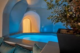 Blue Art Caves - Oia - 9