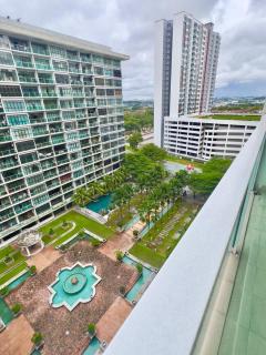 Muji Comfort Family Studio -4px -Poolview-Tebrau - 3