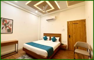 UJJAIN HOTEL GR Mahakal Temple Fully Air Conditioned rooms,wifi Available - Top Rated Hotel in UJJAIN - 1